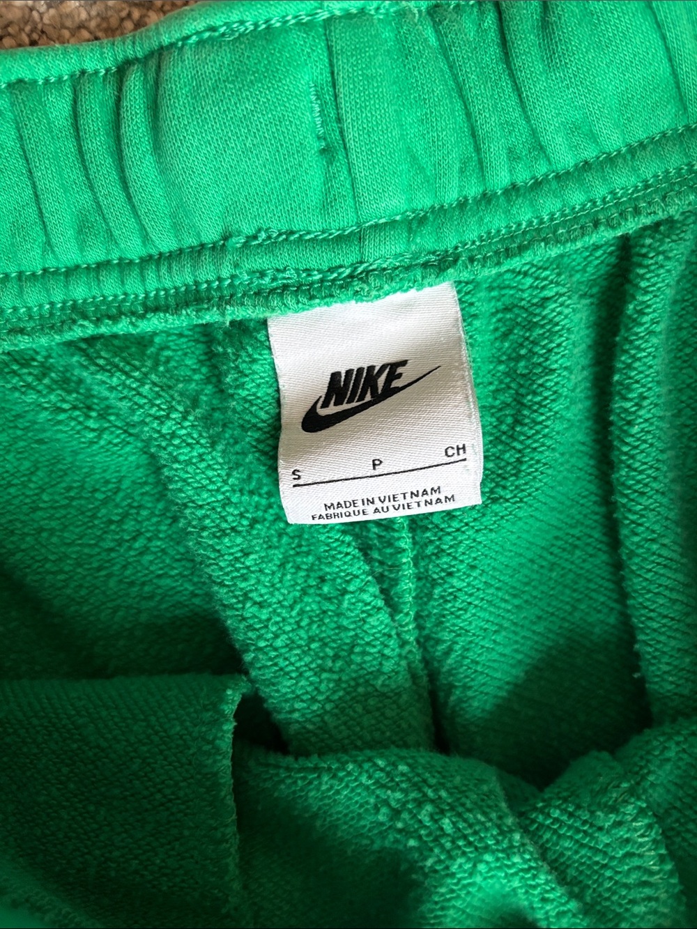 WOMENS NIKE CLUB FLEECE MID-RISE SHORTS GREEN SMALL - Picture 6 of 7